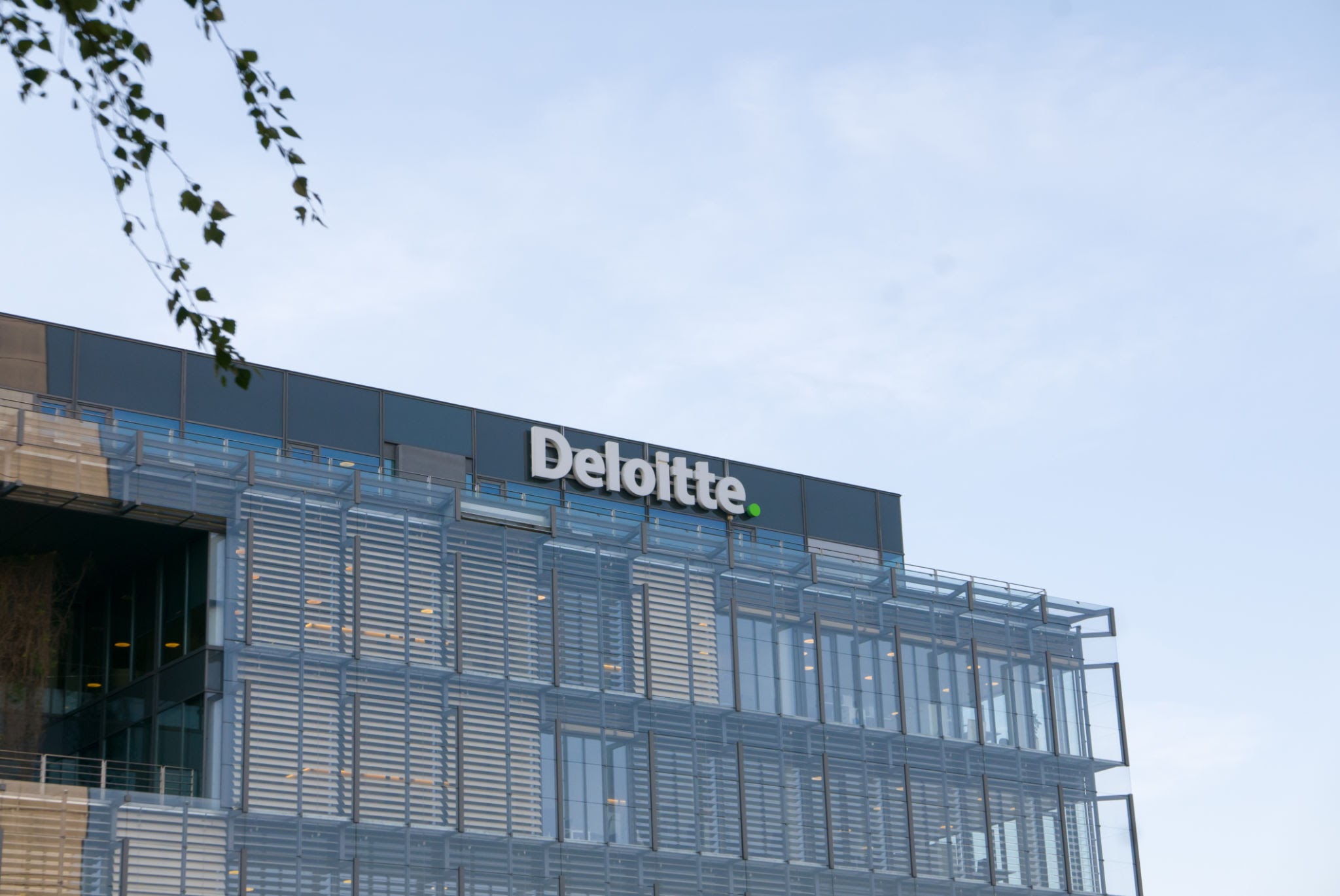 Deloitte UK Advisory Revenue Rebounds as CEO Darren Graves Backs Human Expertise