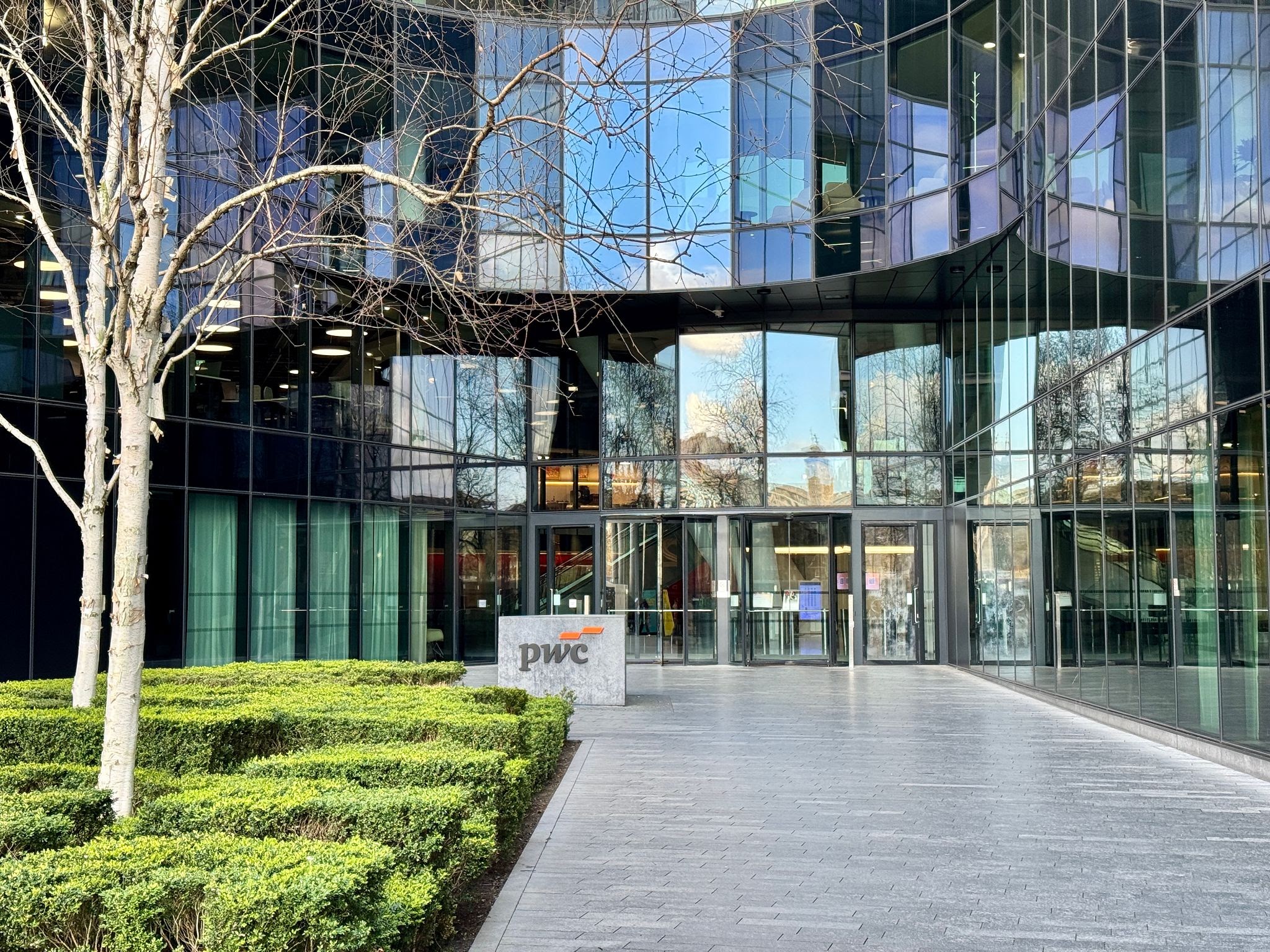 PwC UK Revenue Reaches £4.365bn as Middle East Conflict Weighs on Groups